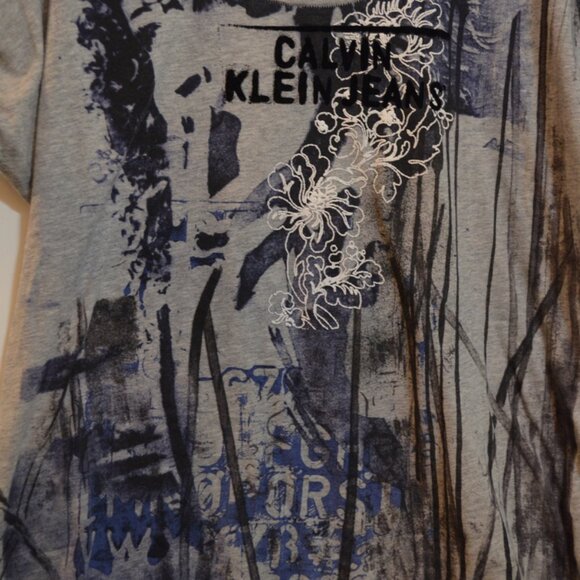 Calvin Klein Jeans Sign Prints Tie Dye Design Gray-Blue-Black Soft Top Tee XL - Picture 4 of 6